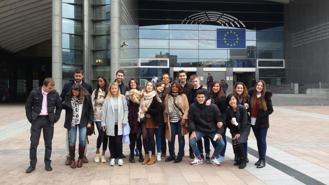 Alumnos del Máster en Negocios Internacionales del CEF.- en el Parlamento Europeo