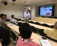 Javier Cabezas, en un momento de su clase sobre blockchain en la inauguración del Curso de Perfeccionamiento Directivo